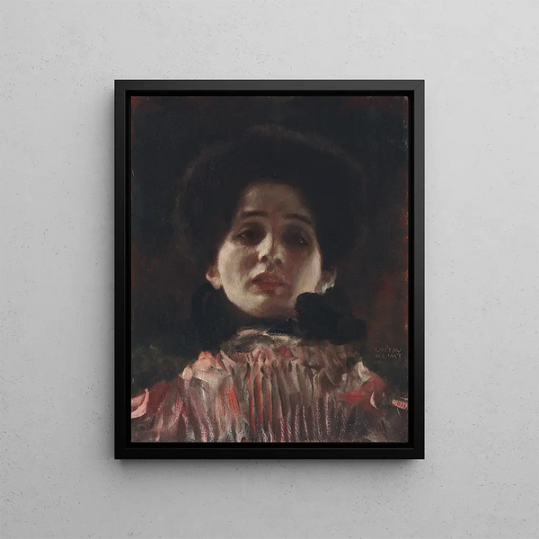 Dame en face avec robe plissée - Gustav Klimt — framed artwork on a wall